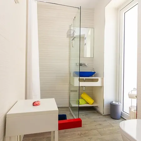 Con Piscina Privada En Calle Carabeo Nerja