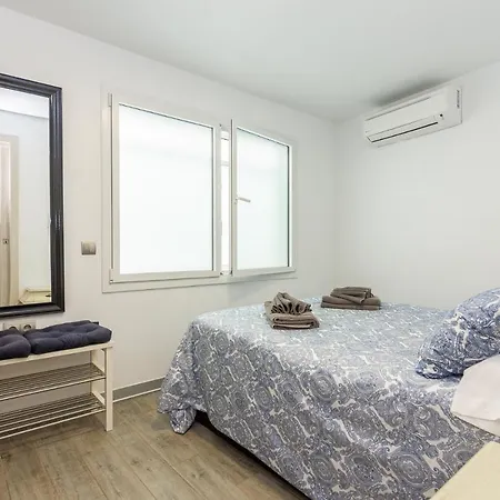 Con Piscina Privada En Calle Carabeo *