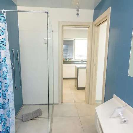 Con Piscina Privada En Calle Carabeo Villa