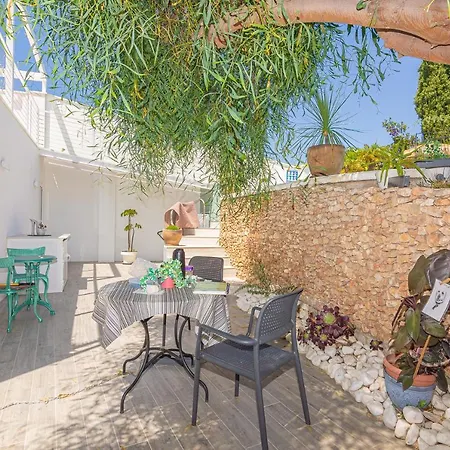 Villa Con Piscina Privada En Calle Carabeo Nerja